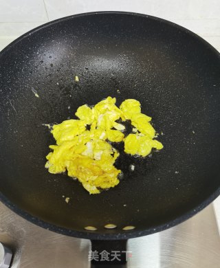 蘑菇炒鸡蛋步骤5