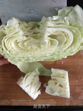 辣椒炒手撕包菜步骤1