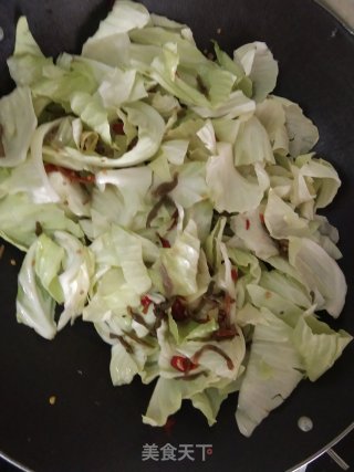 辣椒炒手撕包菜步骤6