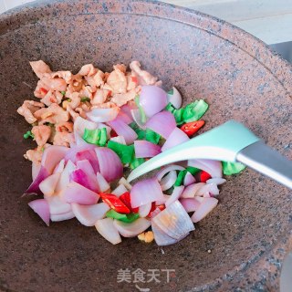 洋葱炒瘦肉片步骤6