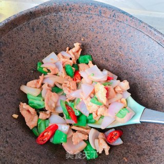 洋葱炒瘦肉片步骤8