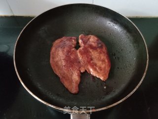 煎奥尔良鸡胸肉步骤11