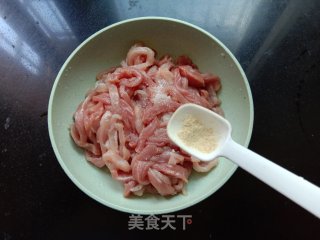 干煸肉丝步骤2