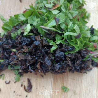 “清淡美食”木耳炒胡萝卜步骤6