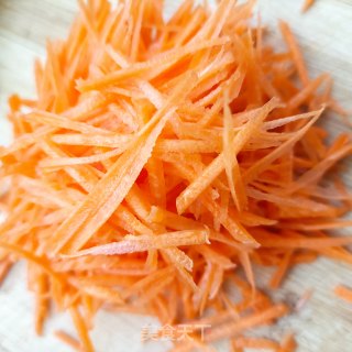 “清淡美食”木耳炒胡萝卜步骤9