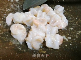 夏天开胃瘦身美食～菠萝炒虾球步骤4