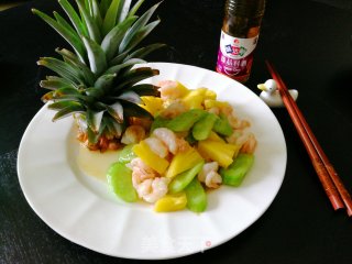 夏天开胃瘦身美食～菠萝炒虾球步骤7