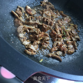 黄皮椒炒羊肉步骤5