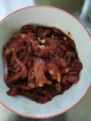 肉丝炒洋葱步骤1