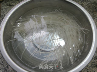 火腿片夜开花煮铁棍山药粉条步骤3