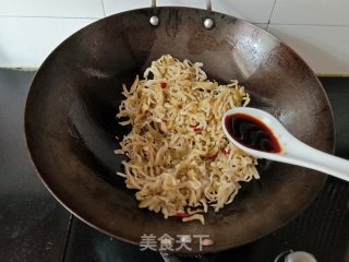 炒榨菜丝步骤8