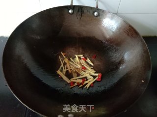 姜丝香菜炒肉丝步骤2