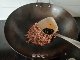 姜丝香菜炒肉丝步骤5