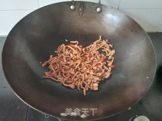 姜丝香菜炒肉丝步骤4