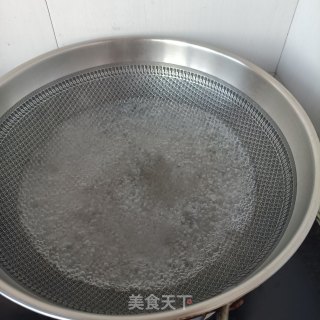 麻辣肠炒菠菜梗步骤5