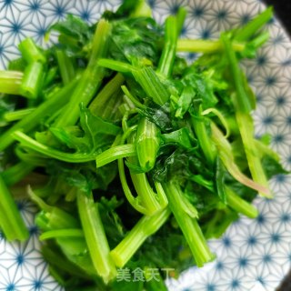 麻辣肠炒菠菜梗步骤7