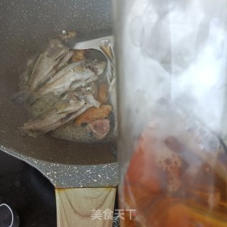 家常炖小石斑步骤5