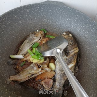 家常炖小石斑步骤8