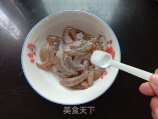葱爆虾仁步骤2