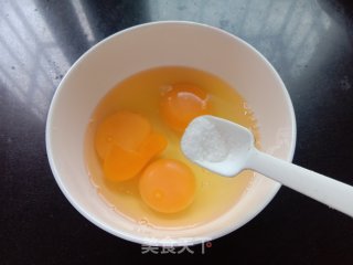 西蓝花炒蛋皮步骤3