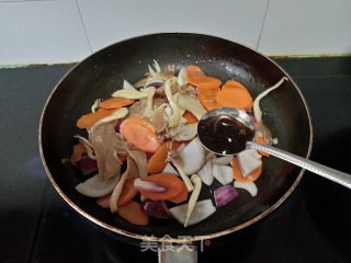 平菇洋葱炒胡萝卜步骤4