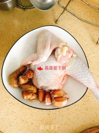 沙姜鸡煲步骤1