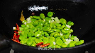 初夏必吃的葱油蚕豆 步骤5