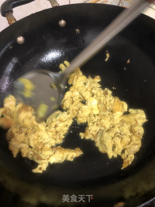 鸡蛋炒粉丝包菜步骤6