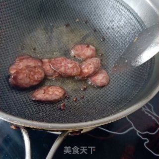 麻辣肠炒包菜步骤5