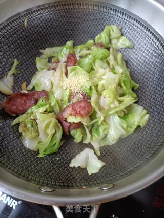 麻辣肠炒包菜步骤9