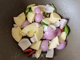 洋葱炒笋瓜片步骤5