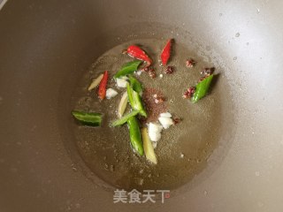 洋葱炒笋瓜片步骤3