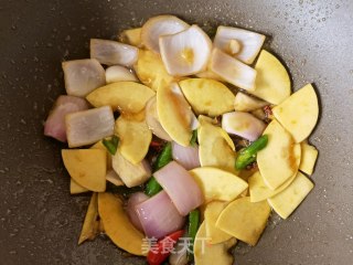 洋葱炒笋瓜片步骤7