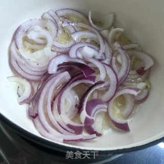 辣酱焖鲈鱼步骤5