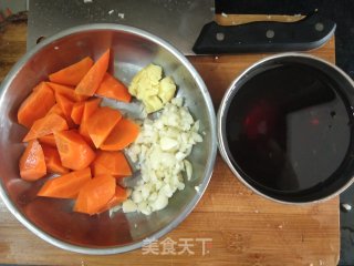 蒜香可乐焖鸡翅步骤5
