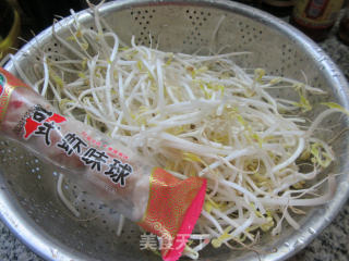 虾味球炒绿豆芽步骤1