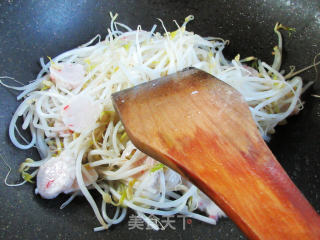 虾味球炒绿豆芽步骤3
