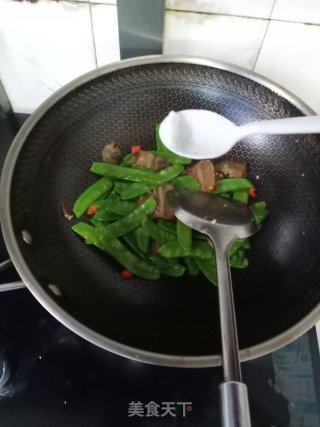 河南豆炒腊肉步骤6