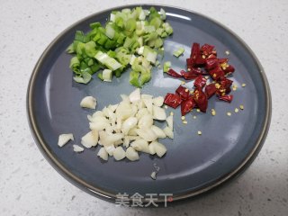 酸辣包菜丝步骤2