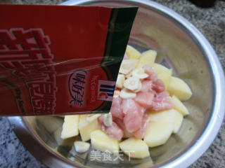  新奥尔良鸡胸肉烤土豆步骤6