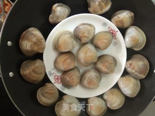 清蒸/辣椒蒜蓉蒸大白贝步骤2