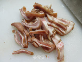 猪耳朵炒芹菜步骤2