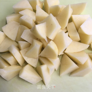 牛筋烧土豆步骤1