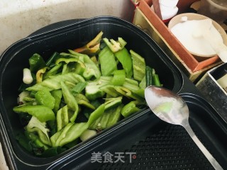 青椒炒头肉步骤6