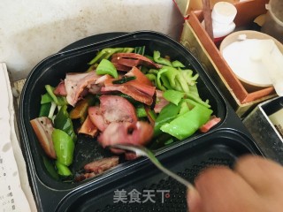 青椒炒头肉步骤8