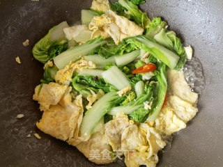 小白菜炒鹅蛋步骤9