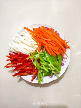 茭白炒三丝步骤3