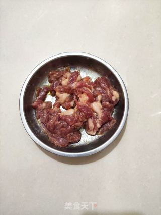 茭白炒三丝步骤2