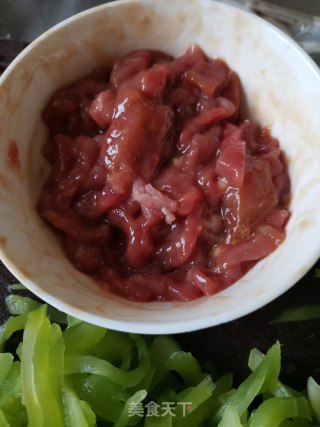 莴笋芹菜炒牛肉步骤1