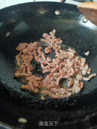 莴笋芹菜炒牛肉步骤5